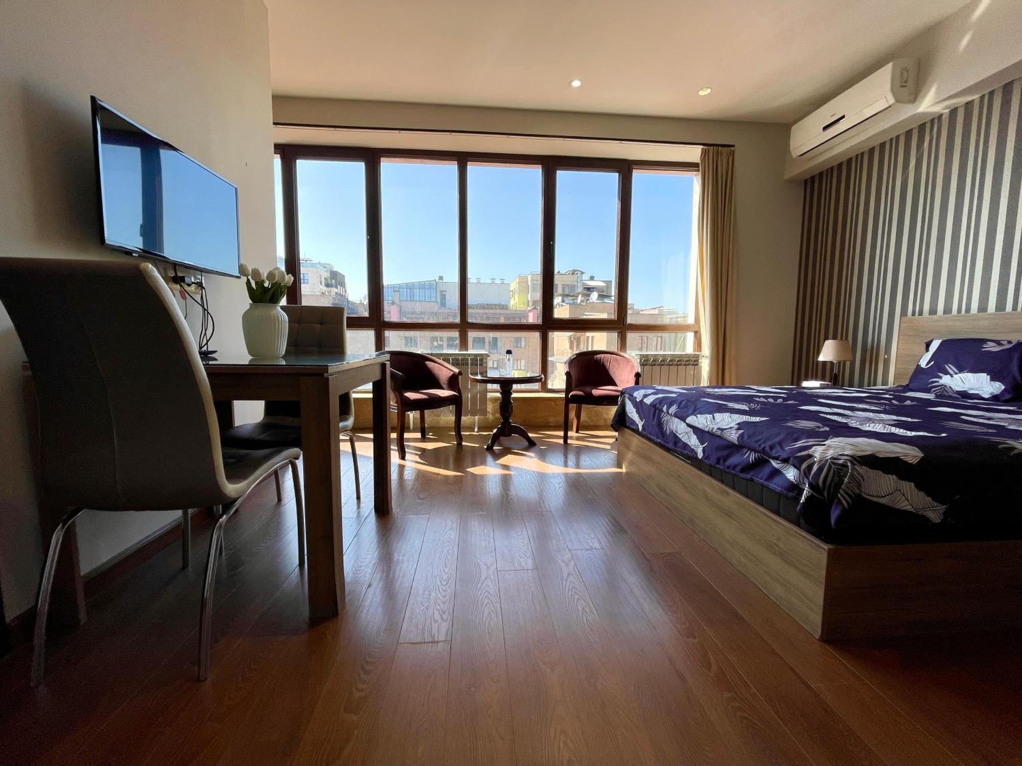 Apartment In Yerevan City Center Republic Square Self Check-In エクステリア 写真